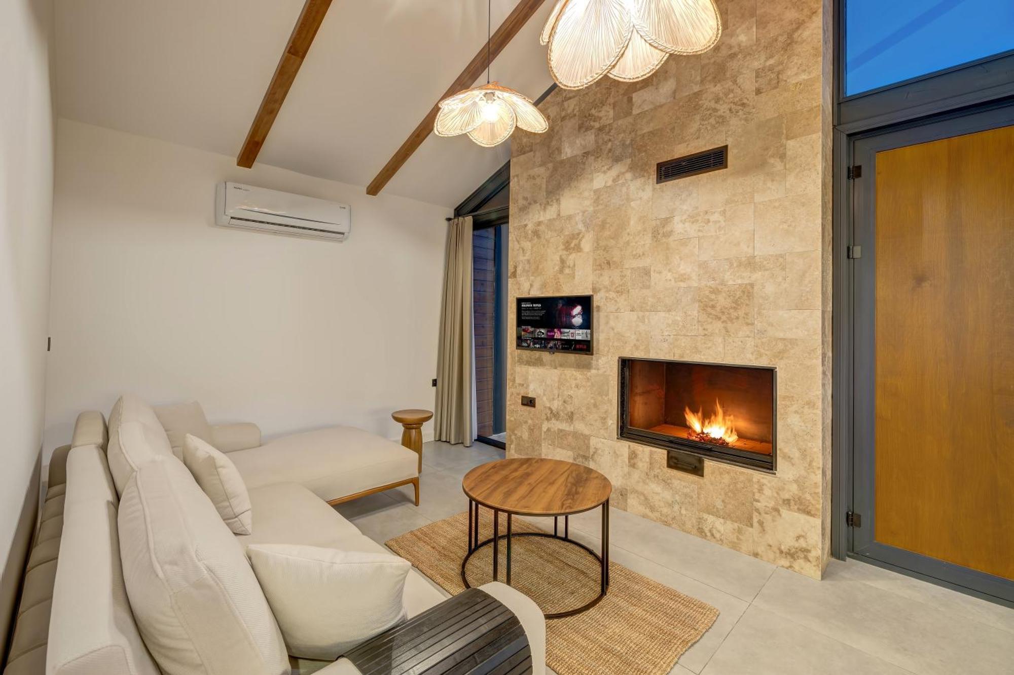 Rota Kilidonia Karaoez Suites&Villas Екстериор снимка