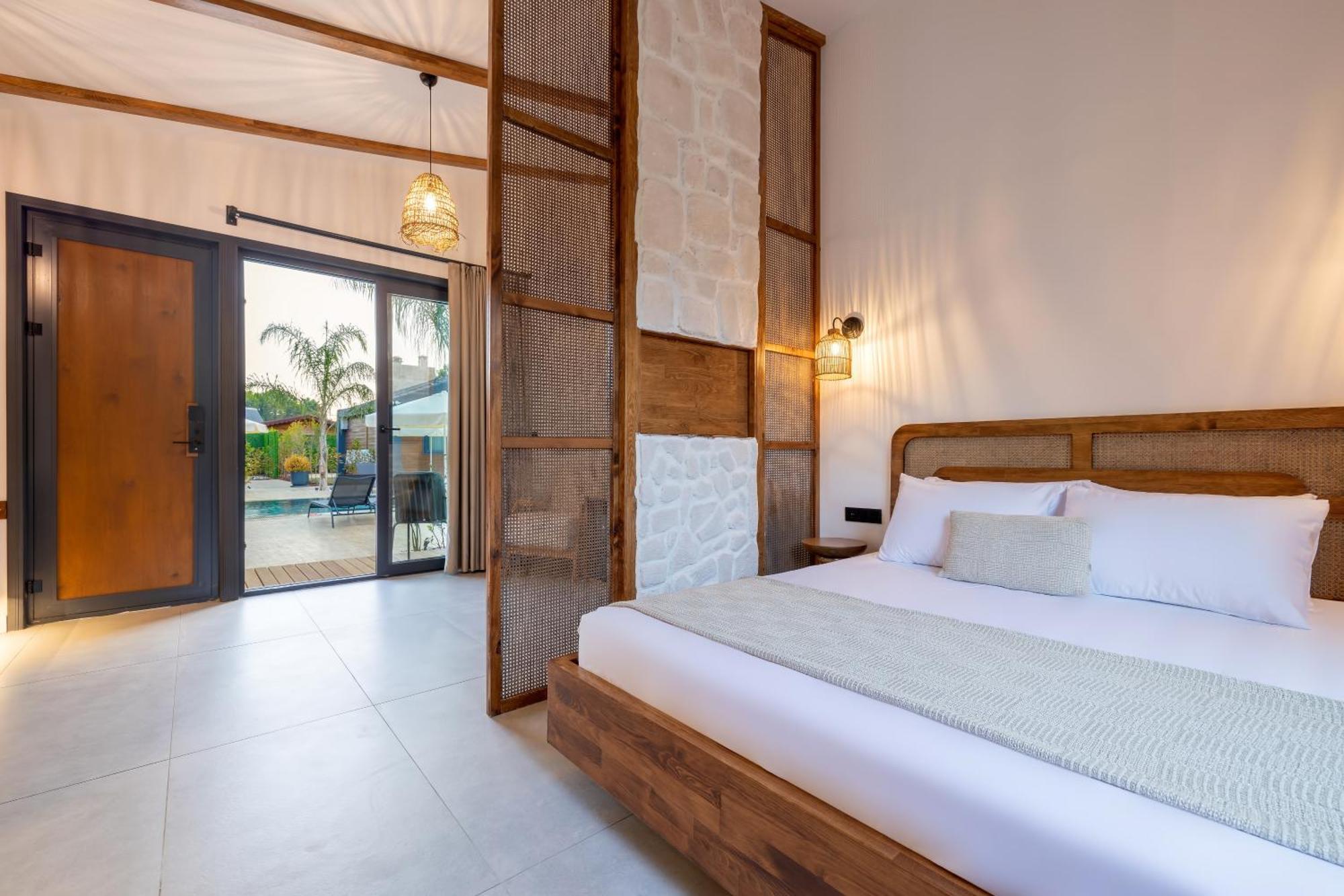 Rota Kilidonia Karaoez Suites&Villas Стая снимка